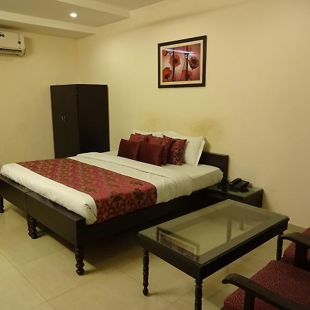 Hotel Shahi Palace Ahmedabad Exterior foto