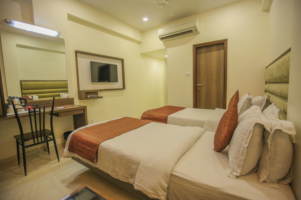 Hotel Shahi Palace Ahmedabad Exterior foto