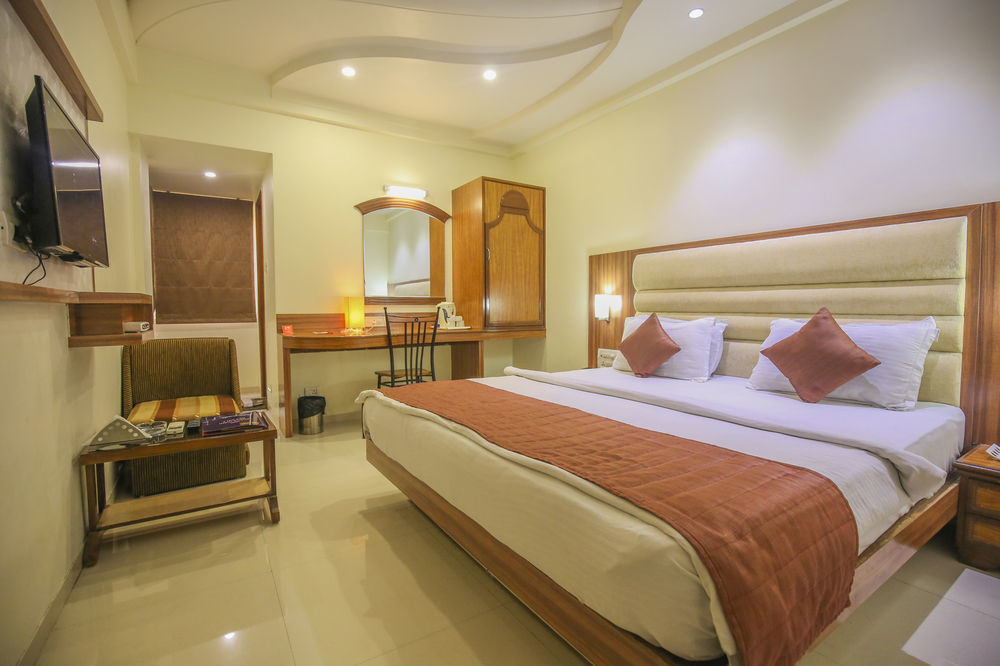 Hotel Shahi Palace Ahmedabad Exterior foto