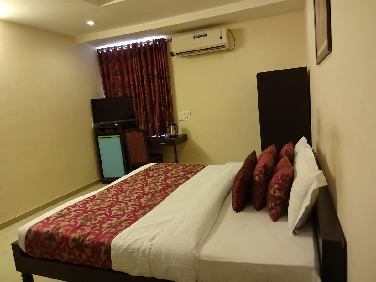 Hotel Shahi Palace Ahmedabad Exterior foto