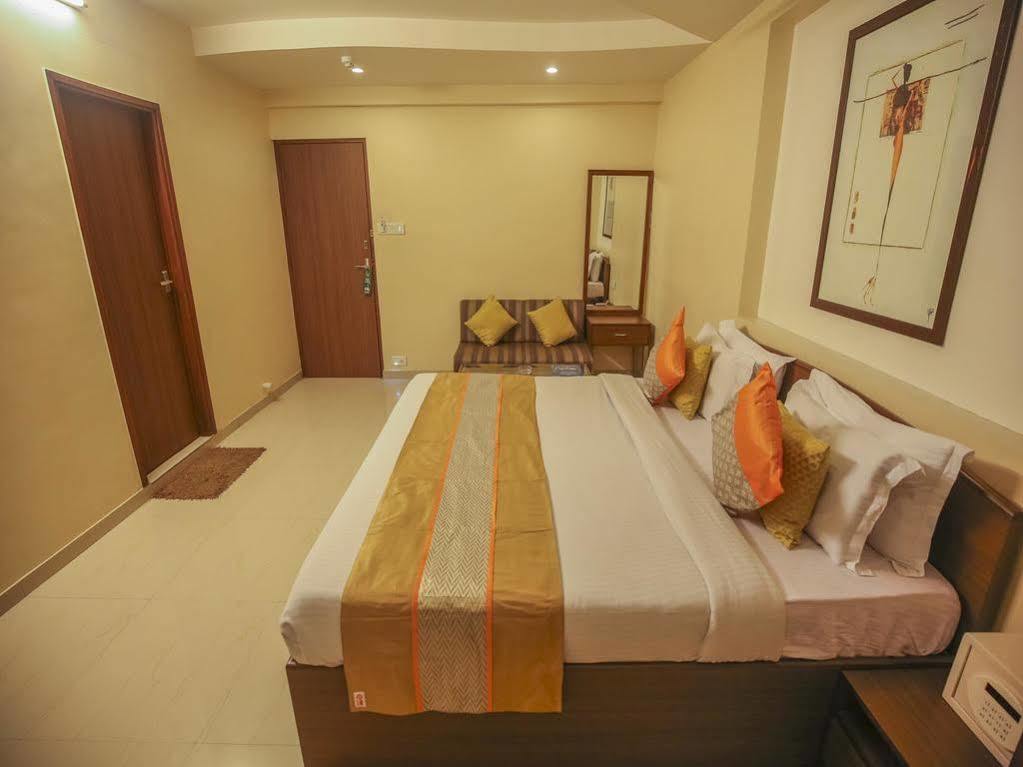 Hotel Shahi Palace Ahmedabad Exterior foto