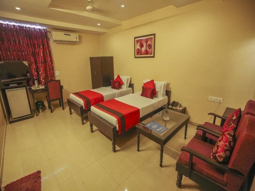 Hotel Shahi Palace Ahmedabad Exterior foto