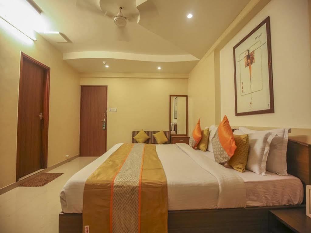 Hotel Shahi Palace Ahmedabad Exterior foto